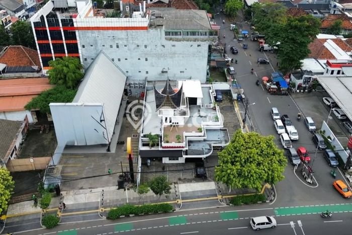 Unit Komersial Dijual di Matraman Jakarta Timur Luas Tanah 815m2, Luas Bangunan 547m2 Unit Komersial Dijual di Matraman Jakarta Timur Luas Tanah 815m2, Luas Bangunan 547m2