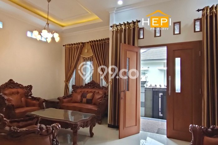 Hunian Cantik Modern Lb 220m2 di Pedurungan, Semarang Hunian Cantik Modern Lb 220m2 di Pedurungan, Semarang