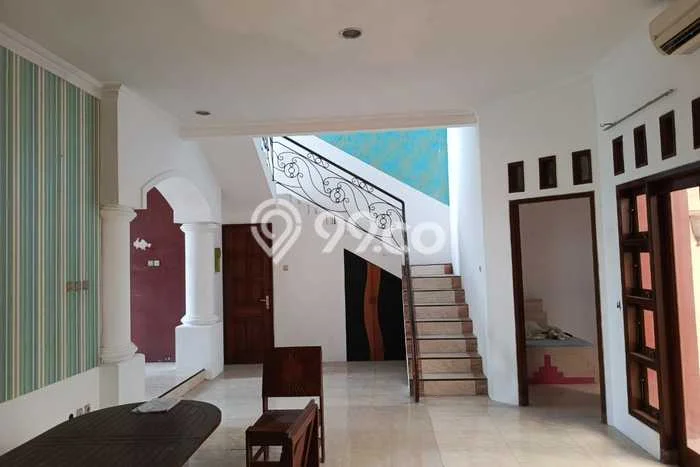 Dijual Rumah Luas Elegan Dengan View Cantik di Srondol, Semarang Dijual Rumah Luas Elegan Dengan View Cantik di Srondol, Semarang