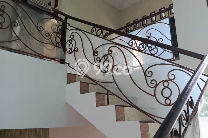 Dijual Rumah Luas Elegan Dengan View Cantik di Srondol, Semarang Dijual Rumah Luas Elegan Dengan View Cantik di Srondol, Semarang