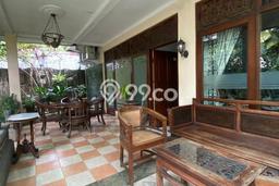 Rumah Elit Modern Tanpa Renovasi di Senopati Jakarta Selatan Rumah Elit Modern Tanpa Renovasi di Senopati Jakarta Selatan