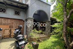 Ready to Use! Luxury House LT 475m2 Desain Elegan di Pejaten Ready to Use! Luxury House LT 475m2 Desain Elegan di Pejaten
