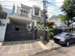 Hunian Modern Disewakan di Senopati Jakarta Selatan 4 KT & 3 KM Hunian Modern Disewakan di Senopati Jakarta Selatan 4 KT & 3 KM