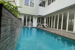 Rumah Kondisi Baik Disewakan di Senopati, Jakarta Selatan LT 275m2, LB 400m2 Rumah Kondisi Baik Disewakan di Senopati, Jakarta Selatan LT 275m2, LB 400m2