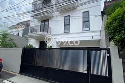 Rumah Kondisi Baik Disewakan di Senopati, Jakarta Selatan LT 300m2, LB 700m2 Rumah Kondisi Baik Disewakan di Senopati, Jakarta Selatan LT 300m2, LB 700m2