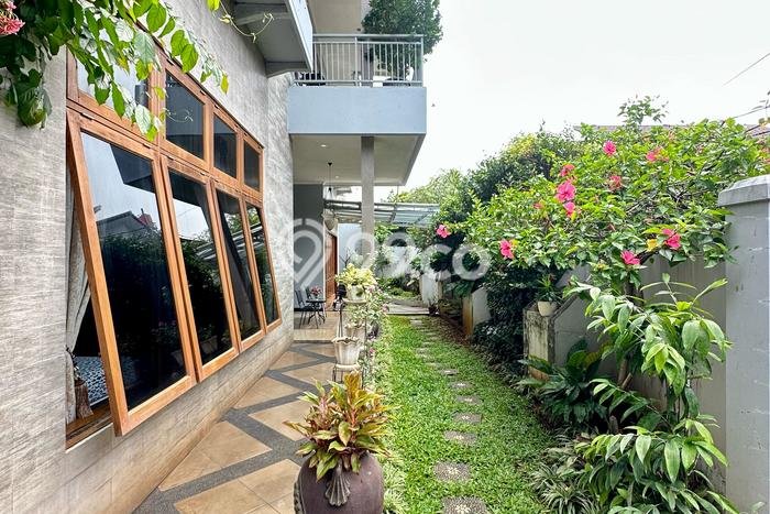 Hunian Mewah LB 600m2 Siap Pakai Desain Elegan di Warung Buncit, Jakarta Selatan Hunian Mewah LB 600m2 Siap Pakai Desain Elegan di Warung Buncit, Jakarta Selatan