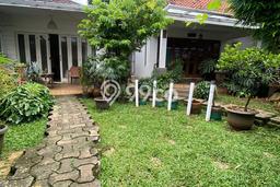 Rumah Mewah Siap Huni LT 1025m2 di Kebayoran Lama, Jakarta Selatan Rumah Mewah Siap Huni LT 1025m2 di Kebayoran Lama, Jakarta Selatan