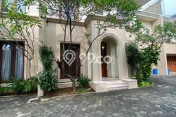 Lokasi strategis! Rumah siap pakai disewakan di Kemang LB 450m2 Lokasi strategis! Rumah siap pakai disewakan di Kemang LB 450m2