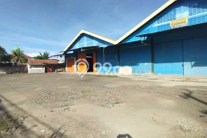AREA BERKEMBANG! Gudang Disewakan di Bogor Selatan, Luas 1600m2m², Siap Operasional AREA BERKEMBANG! Gudang Disewakan di Bogor Selatan, Luas 1600m2m², Siap Operasional