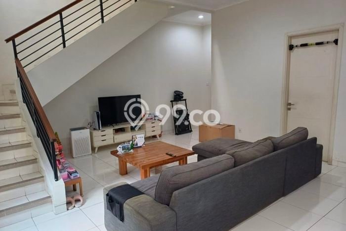 Disewakan Rumah Murah di Gading Serpong Tangerang Punya 5 Kamar Tidur Disewakan Rumah Murah di Gading Serpong Tangerang Punya 5 Kamar Tidur