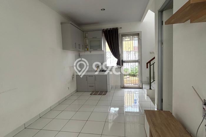 RARE UNIT! Rumah di Gading Serpong, 2 KM, View Kota, Luas 90m² LB 60m² RARE UNIT! Rumah di Gading Serpong, 2 KM, View Kota, Luas 90m² LB 60m²
