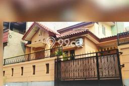 Dijual Hunian Rumah Terawat 4 Kamar di Sukmajaya, Depok Dijual Hunian Rumah Terawat 4 Kamar di Sukmajaya, Depok