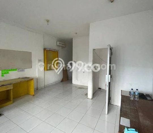 Ruko di Mlati, Luas 200m², Akses Utama, Siap Bisnis Ruko di Mlati, Luas 200m², Akses Utama, Siap Bisnis