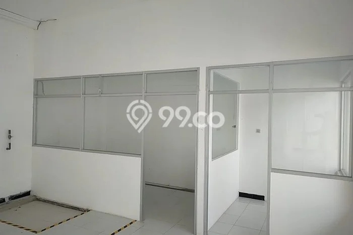 Unit Kantor disewakan di Sleman Sleman dengan LT 250m2 / LB 300m2 Unit Kantor disewakan di Sleman Sleman dengan LT 250m2 / LB 300m2