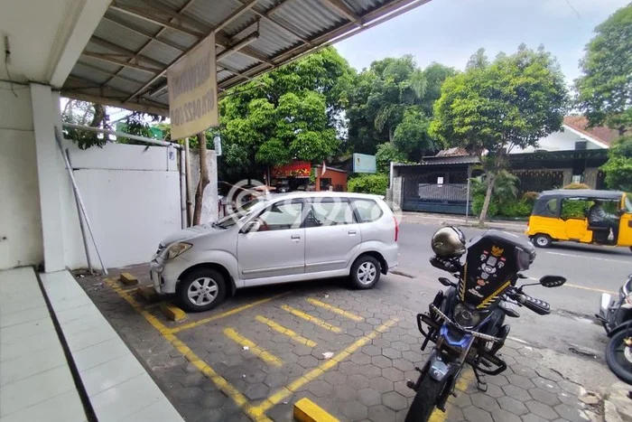 Ruko bagus disewakan di Mergangsan Yogyakarta dengan LB 230m2 harga sewa terbaik Ruko bagus disewakan di Mergangsan Yogyakarta dengan LB 230m2 harga sewa terbaik
