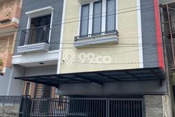 Dijual Rumah Luas Elegan Dengan View Eksklusif di Daan Mogot, Jakarta Barat Dijual Rumah Luas Elegan Dengan View Eksklusif di Daan Mogot, Jakarta Barat