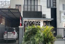 Rumah Elit Modern Tanpa Renovasi di BSD Puspita Loka Tangerang Rumah Elit Modern Tanpa Renovasi di BSD Puspita Loka Tangerang