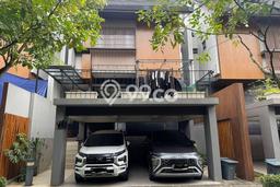 Rumah Mewah LB 200m2 Siap Huni Desain Elegan di BSD City, Tangerang Rumah Mewah LB 200m2 Siap Huni Desain Elegan di BSD City, Tangerang