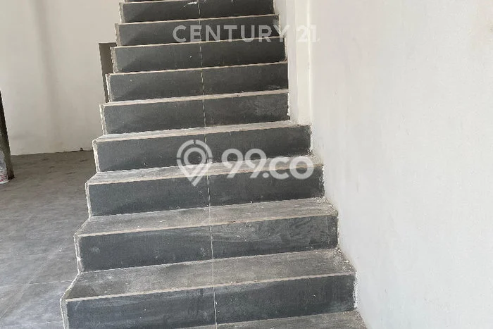 Ruko paling strategis disewakan di Karawaci Tangerang Ruko paling strategis disewakan di Karawaci Tangerang