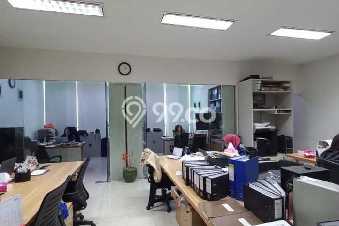 LOKASI STRATEGIS! Kantor di Central Park, Luas 223m², Pusat Bisnis, Jalan Utama LOKASI STRATEGIS! Kantor di Central Park, Luas 223m², Pusat Bisnis, Jalan Utama