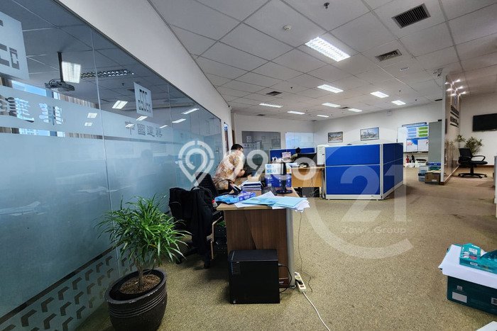 Kantor Strategis Kawasan Central Park, Luas 214m², Jalan Utama, Ramai Kantor Strategis Kawasan Central Park, Luas 214m², Jalan Utama, Ramai
