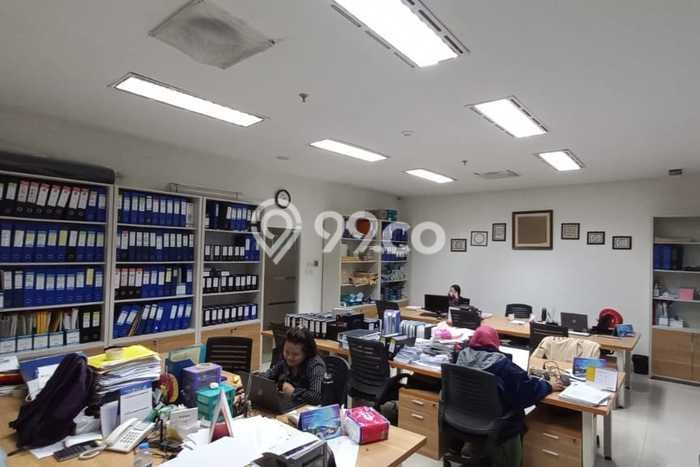 LOKASI STRATEGIS! Kantor di Central Park, Luas 223m², Pusat Bisnis, Jalan Utama LOKASI STRATEGIS! Kantor di Central Park, Luas 223m², Pusat Bisnis, Jalan Utama