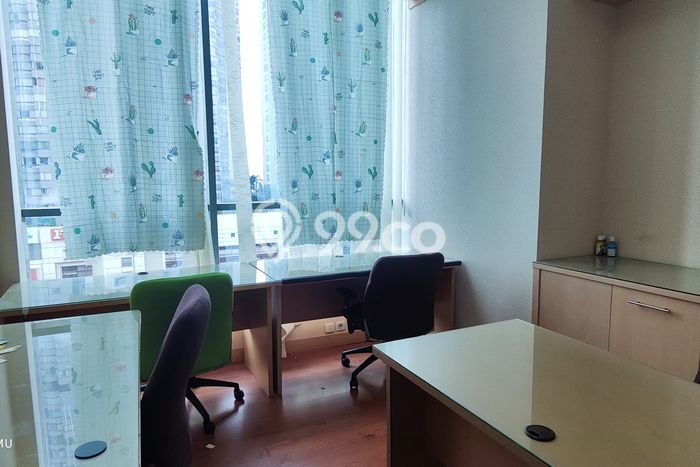 LOKASI STRATEGIS! Kantor Disewakan di Central Park, Luas 128m², Area Komersial LOKASI STRATEGIS! Kantor Disewakan di Central Park, Luas 128m², Area Komersial