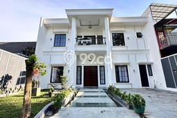 Rumah Elit LB 350m2 Siap Pakai Desain Elegan di Sentul City, Bogor Rumah Elit LB 350m2 Siap Pakai Desain Elegan di Sentul City, Bogor