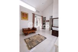 Disewakan! Rumah 4 Kamar Tidur &
3 Kamar Mandi di Sentul City, Bogor Disewakan! Rumah 4 Kamar Tidur &
3 Kamar Mandi di Sentul City, Bogor