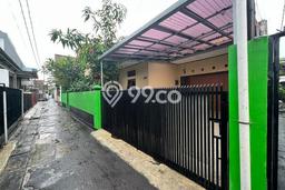 Rumah Minimalis 4 Kamar LT 240m2 di Gatot Subroto Rumah Minimalis 4 Kamar LT 240m2 di Gatot Subroto