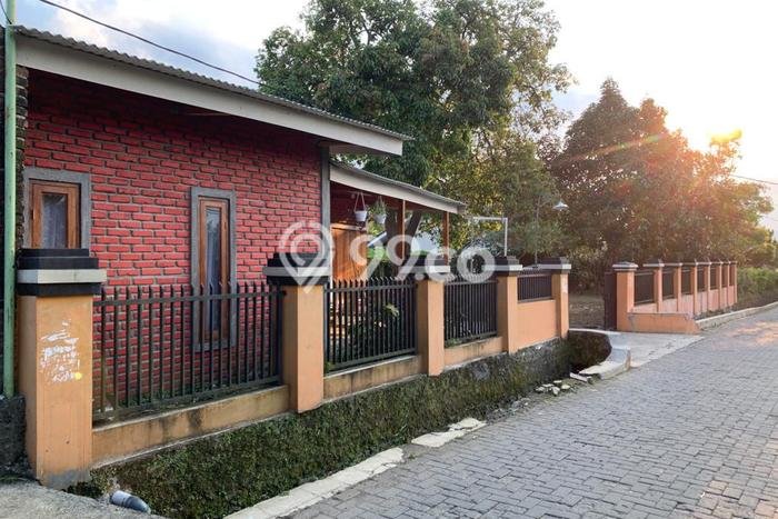 Hunian Eksklusif Siap Huni LT 2774m2 di Lembang, Bandung Barat Hunian Eksklusif Siap Huni LT 2774m2 di Lembang, Bandung Barat