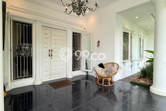 Rumah Elit Modern Siap Huni di Pondok Indah Jakarta Selatan Rumah Elit Modern Siap Huni di Pondok Indah Jakarta Selatan