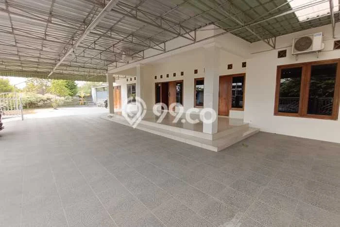 Disewakan! Rumah 4 Kamar Tidur &
5 Kamar Mandi di Sidoarum , Sleman Disewakan! Rumah 4 Kamar Tidur &
5 Kamar Mandi di Sidoarum , Sleman