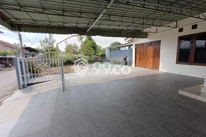 Disewakan! Rumah 4 Kamar Tidur &
5 Kamar Mandi di Sidoarum , Sleman Disewakan! Rumah 4 Kamar Tidur &
5 Kamar Mandi di Sidoarum , Sleman