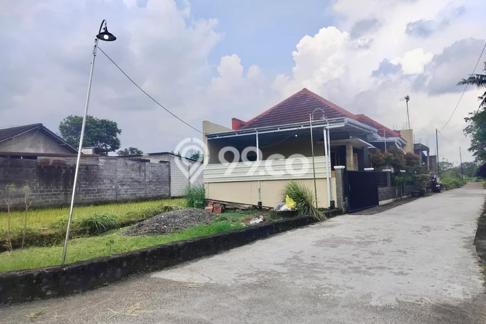 Tanah untuk Dijual di Ngemplak Sleman Luas 122m2 Tanah untuk Dijual di Ngemplak Sleman Luas 122m2