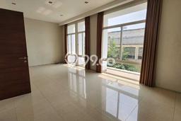 Disewakan Murah Town House Premium The Kew Residence Include 8 Ac, Kelapa Gading 028 Disewakan Murah Town House Premium The Kew Residence Include 8 Ac, Kelapa Gading 028