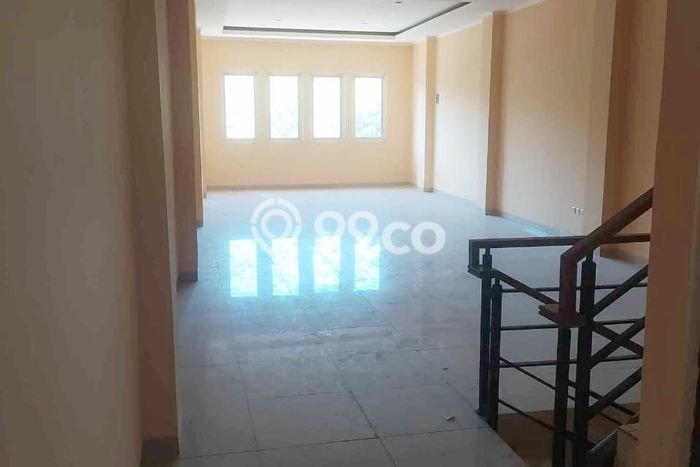 Disewakan Ruko di Kawasan Ramai Otista Luas 275m2 Disewakan Ruko di Kawasan Ramai Otista Luas 275m2
