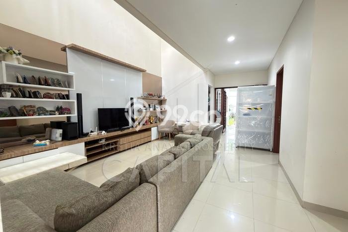 Ready to Use! Premium House LT 247m2 Desain Elegan di Setra Sari Ready to Use! Premium House LT 247m2 Desain Elegan di Setra Sari