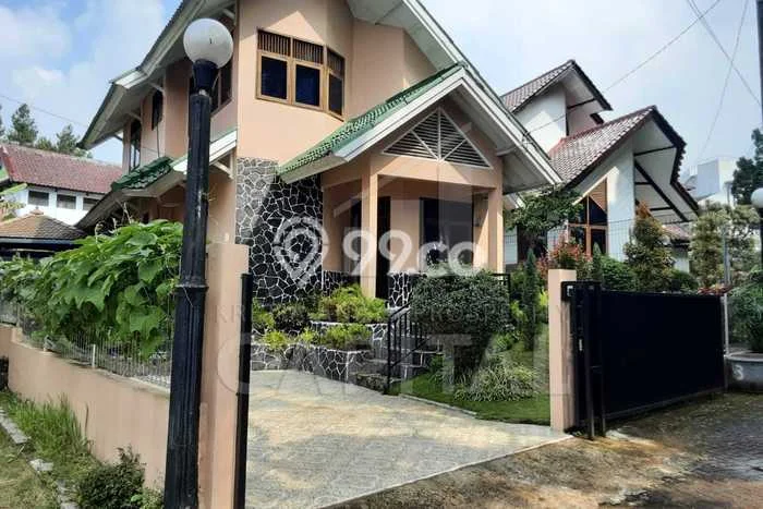 Vila Asri di , Dimensi 270m2m², Pemandangan Menarik di area Vila Asri di , Dimensi 270m2m², Pemandangan Menarik di area