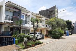 Rumah 2lt bagus siap pakai dekat Puri Mall Rumah 2lt bagus siap pakai dekat Puri Mall