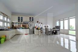 Dijual Rumah Mewah Elegan Dengan View Eksklusif di Sayap Dago, Bandung Dijual Rumah Mewah Elegan Dengan View Eksklusif di Sayap Dago, Bandung