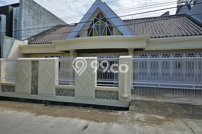 Lokasi terbaik! Rumah siap pakai dikontrakkan di Panakkukang LB 265m2 Lokasi terbaik! Rumah siap pakai dikontrakkan di Panakkukang LB 265m2