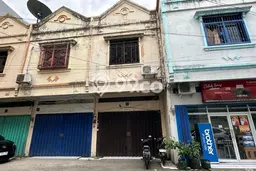 Ruko Disewa di Makassar dengan LB 160m2 Area Komersial Ramai Ruko Disewa di Makassar dengan LB 160m2 Area Komersial Ramai