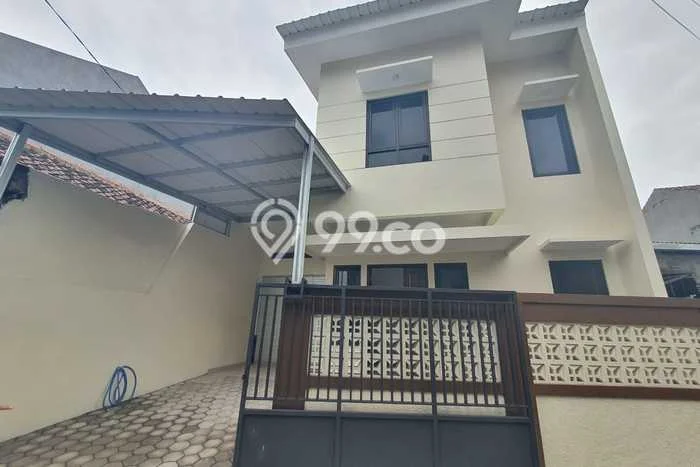 For Sale Rumah 6 Kamar Lokasi Ideal Nyaman dan Strategis di Semarang Tengah For Sale Rumah 6 Kamar Lokasi Ideal Nyaman dan Strategis di Semarang Tengah
