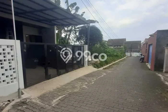 Dijual Kost Strategis di Mijen, Semarang 7 KT, 7 KM, Luas Bangunan 120m2 Dijual Kost Strategis di Mijen, Semarang 7 KT, 7 KM, Luas Bangunan 120m2