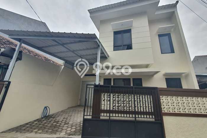 For Sale Rumah 6 Kamar Lokasi Ideal Nyaman dan Strategis di Semarang Tengah For Sale Rumah 6 Kamar Lokasi Ideal Nyaman dan Strategis di Semarang Tengah