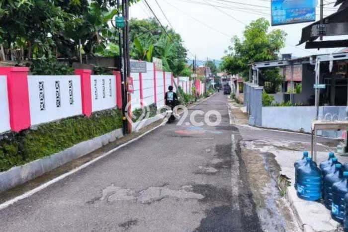 Kost Dijual di Ketileng dengan 10 KT dan Luas 200m2 Kost Dijual di Ketileng dengan 10 KT dan Luas 200m2