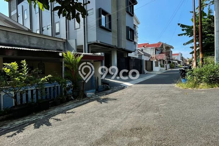 Kos-kosan Dijual di Tembalang, Semarang dengan 13 Kamar Tidur, 4 Kamar Mandi Kos-kosan Dijual di Tembalang, Semarang dengan 13 Kamar Tidur, 4 Kamar Mandi