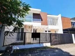 Rumah Mewah LB 336m2 Siap Pakai Desain Elegan di Citraland, Surabaya Rumah Mewah LB 336m2 Siap Pakai Desain Elegan di Citraland, Surabaya