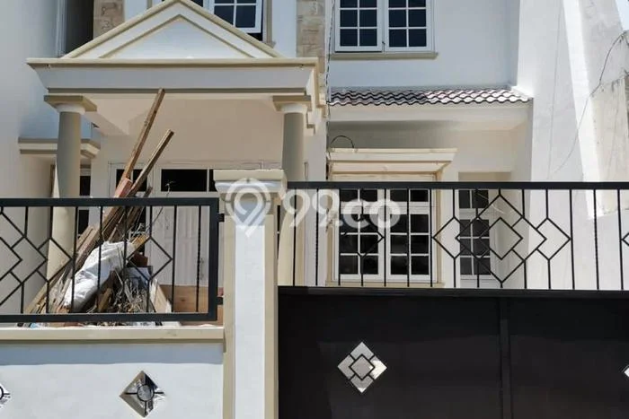 Dijual Rumah Strategis Bagus Punya 3 KT di Wiyung Surabaya SHM Dijual Rumah Strategis Bagus Punya 3 KT di Wiyung Surabaya SHM